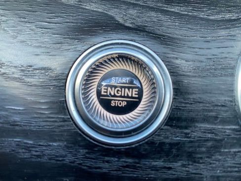 Used 2019 Mercedes-Benz E 300 4MATIC image 48