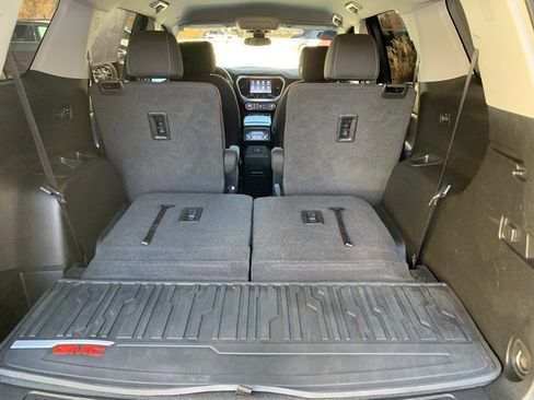 Used 2023 GMC Acadia SLE image 33