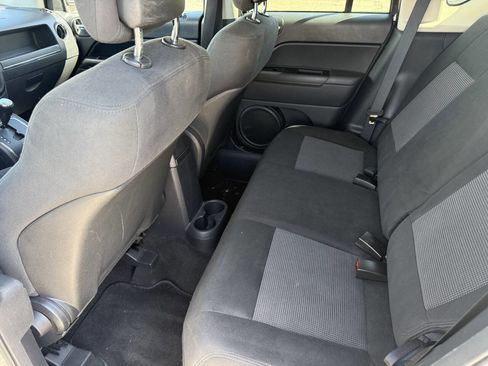 Used 2011 Jeep Compass Latitude AWD/4WD image 6