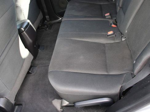 Used 2017 Toyota RAV4 LE image 17