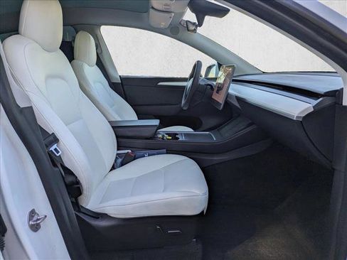 Used 2022 Tesla Model Y Performance image 21