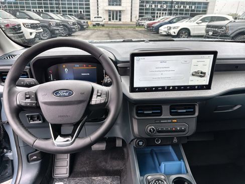 New 2026 Ford Maverick XLT image 25