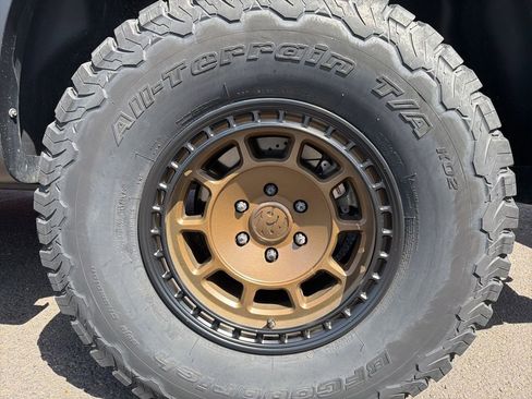 Used 2019 Ford F150 Raptor w/ Equipment Group 802A Luxury AWD/4WD image 3