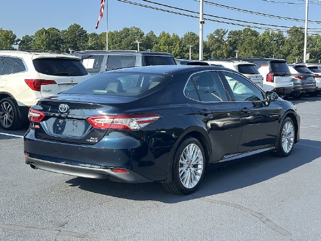 Used 2018 Toyota Camry XLE FWD image 7
