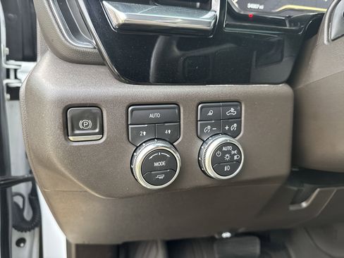 Used 2022 GMC Sierra 1500 SLT image 18