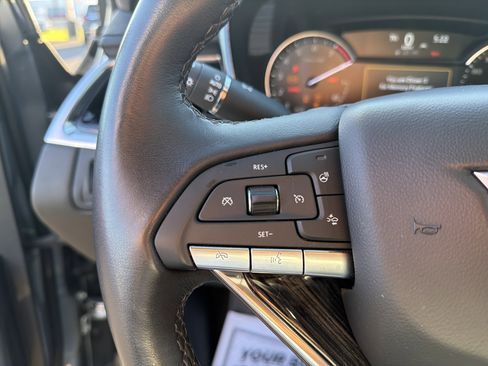 Used 2025 Cadillac XT6 Premium Luxury image 15