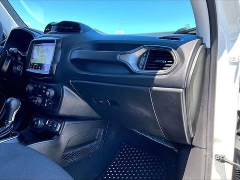 Used 2023 Jeep Renegade Latitude AWD/4WD image 13