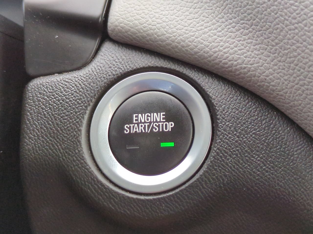 Used 2021 Chevrolet Equinox LT FWD image 24