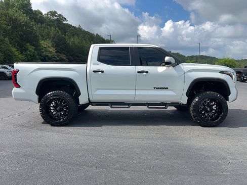 Used 2024 Toyota Tundra Limited AWD/4WD image 4