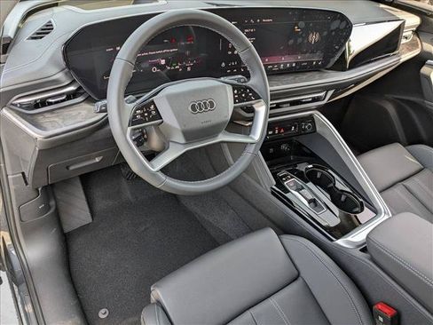 Used 2025 Audi Q5 Premium Plus AWD/4WD image 3
