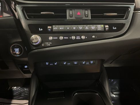 Used 2024 Lexus ES 350 Ultra Luxury w/ Accessory Package (Z2) image 21