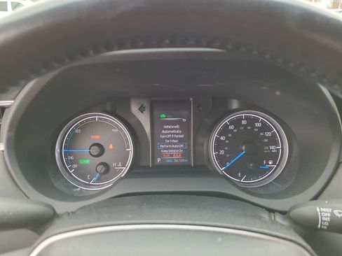 Used 2021 Toyota Venza LE image 26