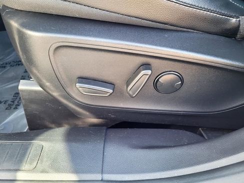 Used 2022 Ford Escape SEL image 11