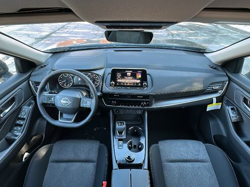 New 2026 Nissan Rogue SV w/ Cold Weather Package AWD/4WD image 10