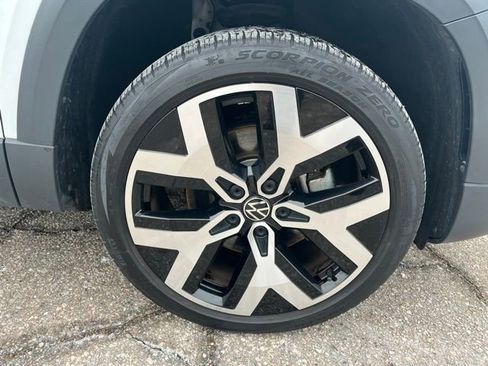 Used 2022 Volkswagen Taos SEL image 9