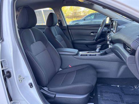 Used 2025 Nissan Sentra SV FWD image 34