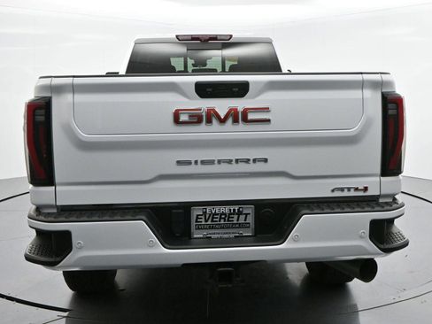 Used 2024 GMC Sierra 2500 AT4 w/ Technology Package AWD/4WD image 6