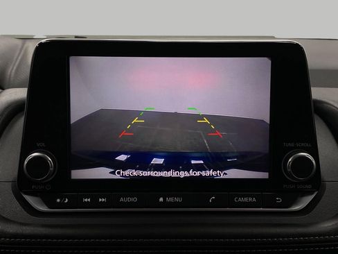 Certified 2025 Nissan Rogue SV image 23