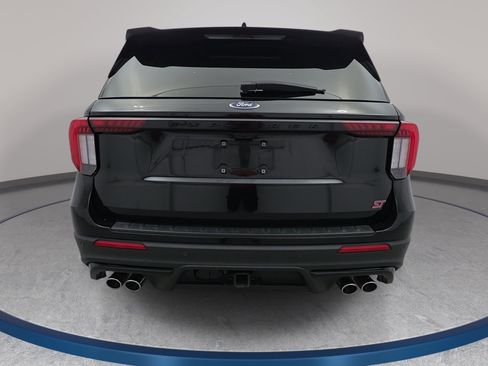 Used 2025 Ford Explorer ST AWD/4WD image 6