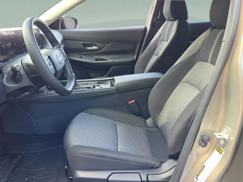New 2026 Nissan Sentra SV w/ Floor Mat Package FWD image 9