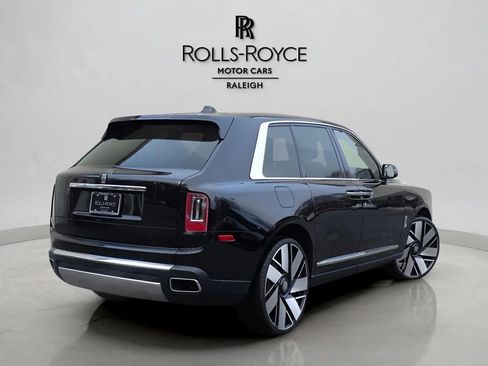 Used 2021 Rolls-Royce Cullinan AWD/4WD image 3