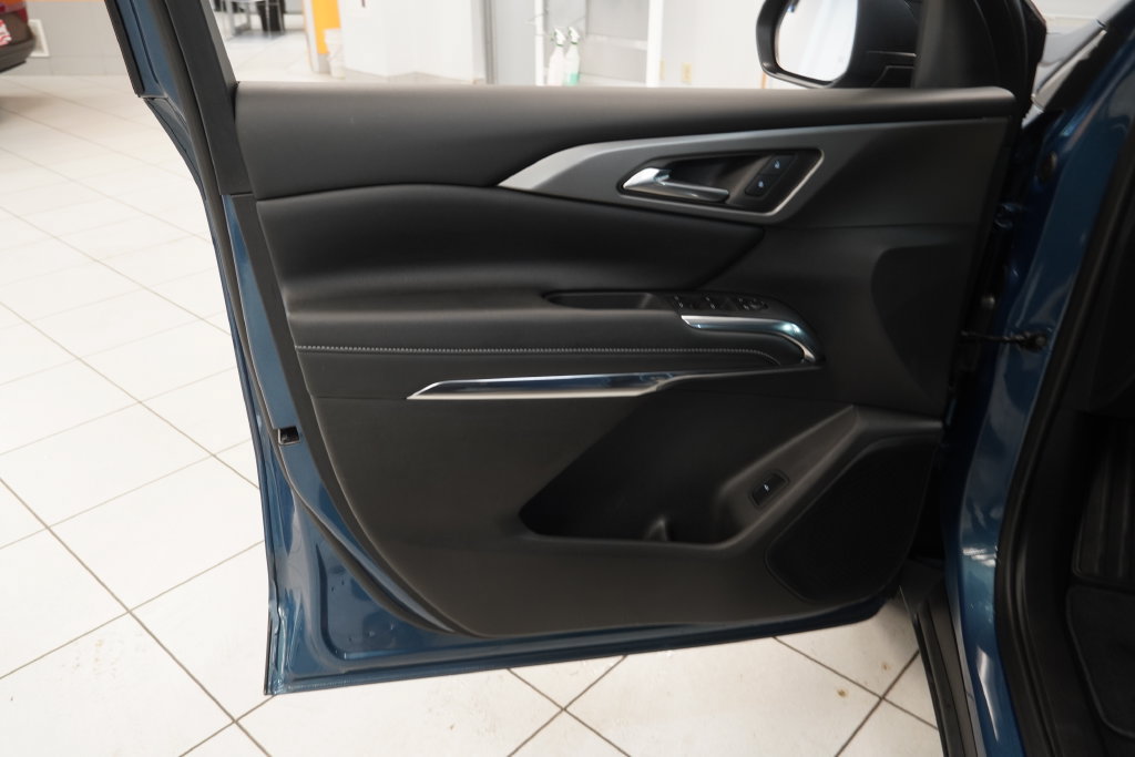 Used 2026 Chevrolet Traverse LT w/ Driver Confidence Package FWD image 5