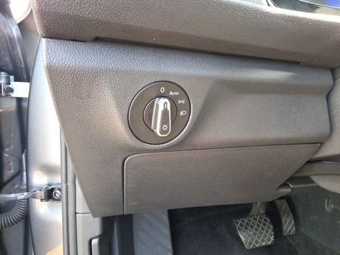 Used 2024 Volkswagen Jetta SE FWD image 14