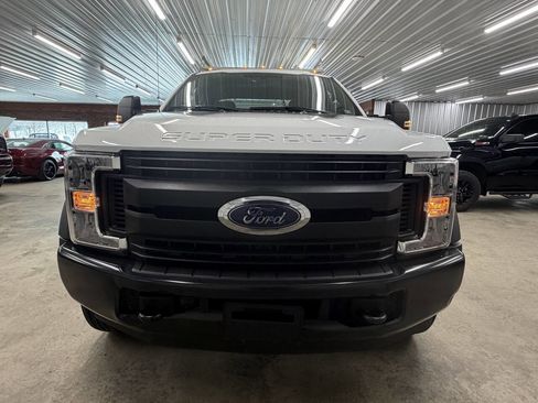 Used 2019 Ford F450 XL w/ Power Equipment Group image 3