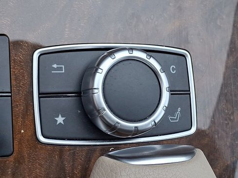 Used 2016 Mercedes-Benz E 350 4MATIC Sedan image 26