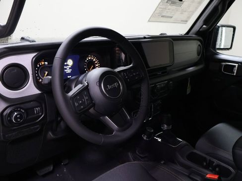 New 2026 Jeep Gladiator Sport AWD/4WD image 18