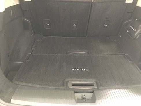 Used 2025 Nissan Rogue SL AWD/4WD image 23