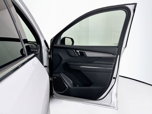 Used 2025 Buick Enclave Preferred image 34