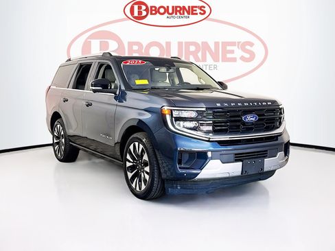 Used 2025 Ford Expedition Platinum w/ Driver's Package AWD/4WD image 1