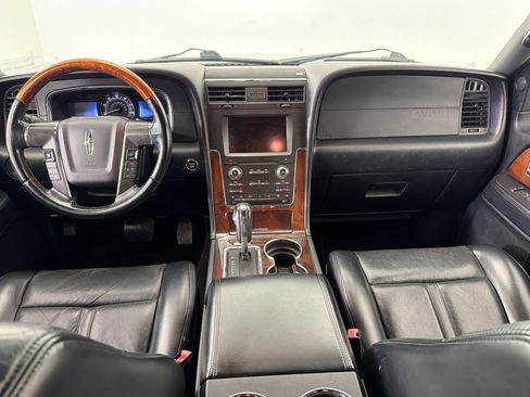 Used 2017 Lincoln Navigator Select RWD image 13