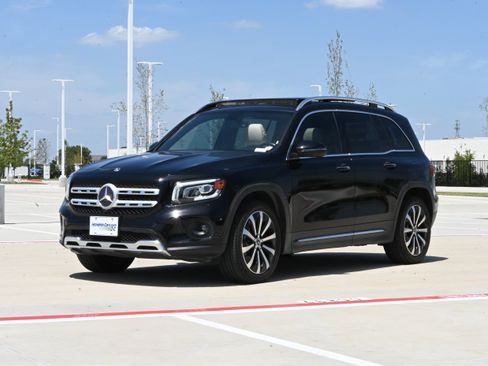 Used 2022 Mercedes-Benz GLB 250 4MATIC image 5