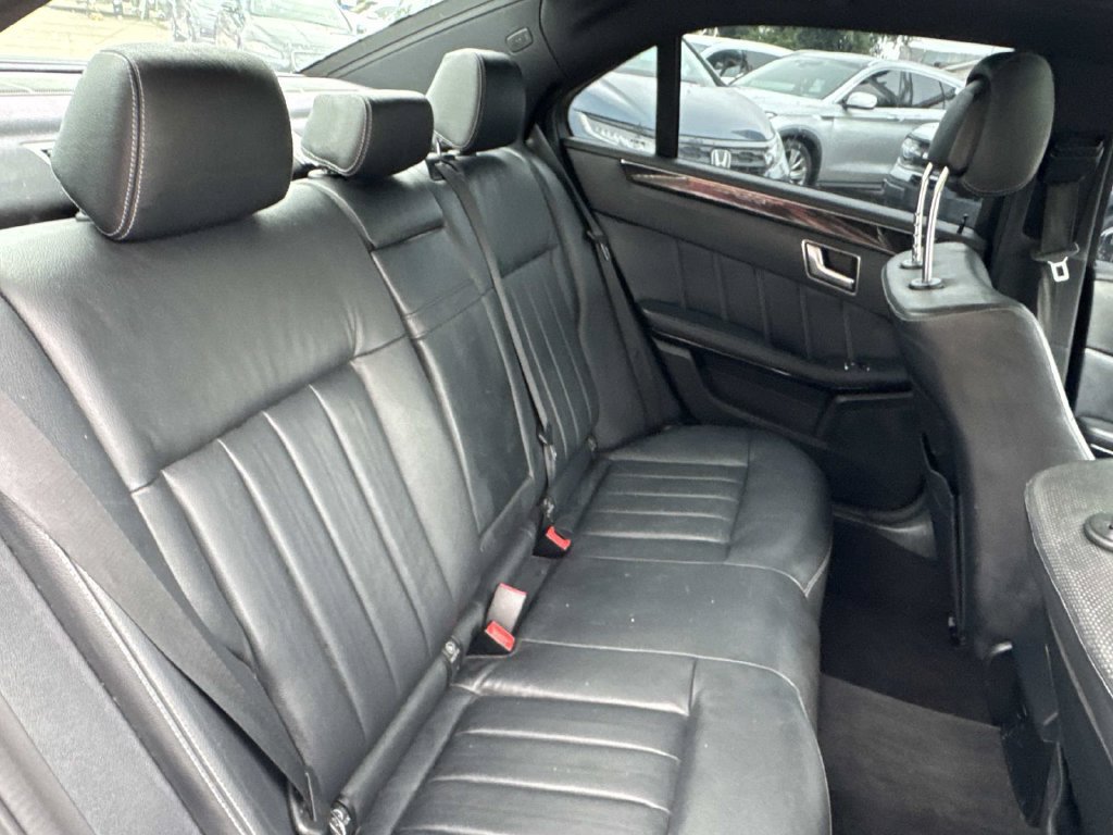 Used 2016 Mercedes-Benz E 400 Sedan image 10