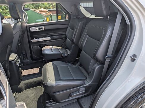 Used 2022 Ford Explorer Limited w/ Equipment Group 301A image 26