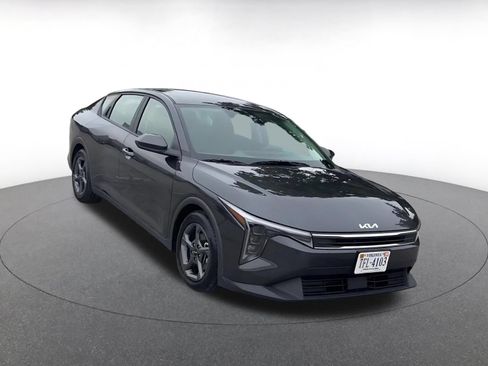 Used 2025 Kia K4 FWD image 3