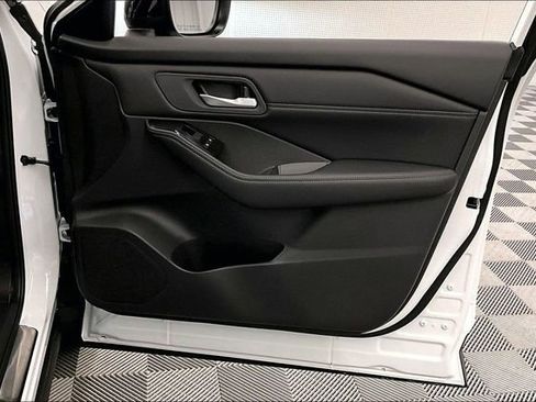 New 2026 Nissan Rogue SV image 36