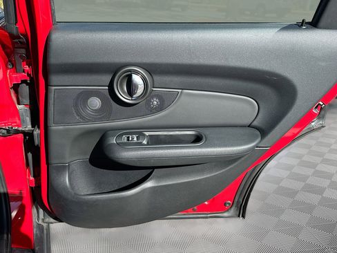 Used 2020 MINI Cooper Clubman S w/ Premium Package image 31