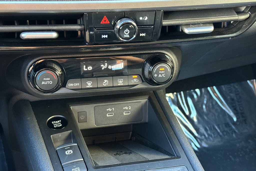 Used 2026 Nissan Kicks SV FWD image 19
