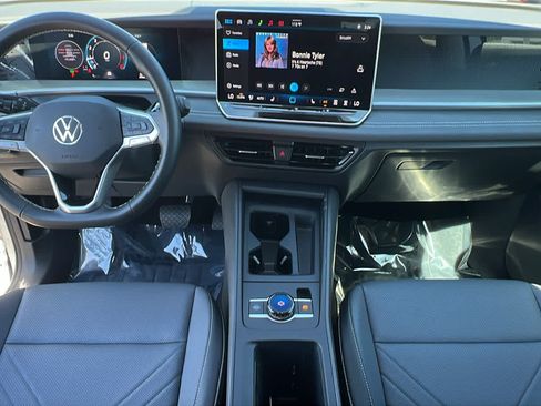 Certified 2026 Volkswagen Tiguan SE AWD/4WD image 26