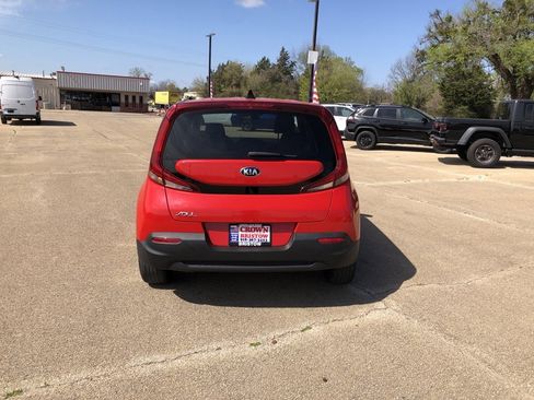 Used 2020 Kia Soul LX image 4