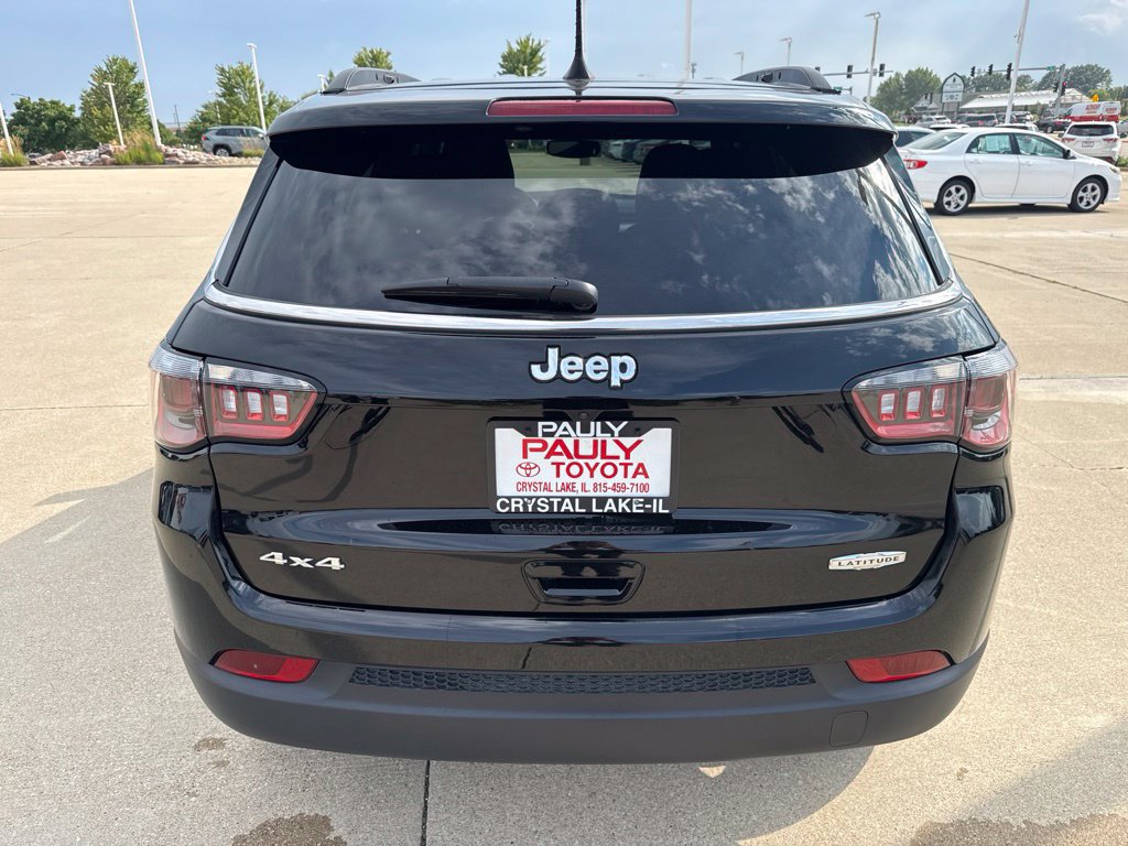 Used 2023 Jeep Compass Latitude w/ Convenience Group AWD/4WD image 4