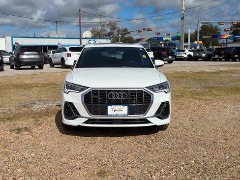 Used 2024 Audi Q3 2.0T Premium AWD/4WD image 3