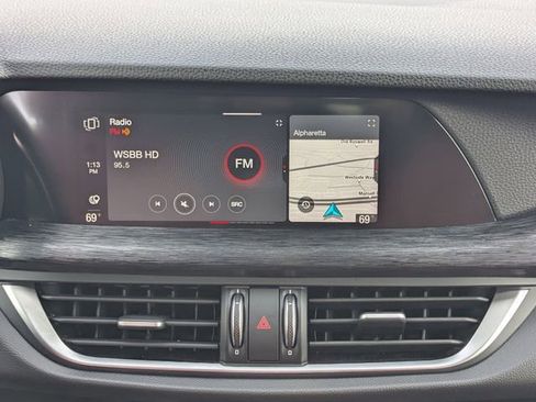 Used 2023 Alfa Romeo Stelvio Sprint image 18