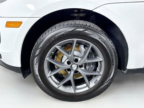 Used 2021 Porsche Macan image 44