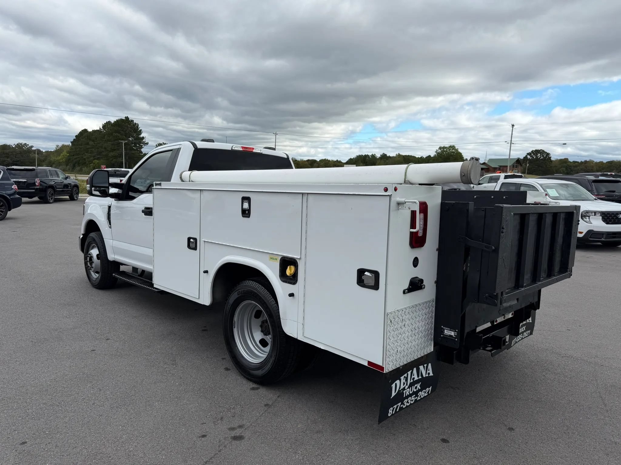 Used 2020 Ford F350 XL w/ Power Equipment Group RWD image 3