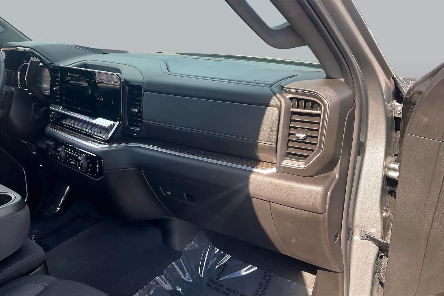 Used 2026 Chevrolet Silverado 1500 LT AWD/4WD image 18