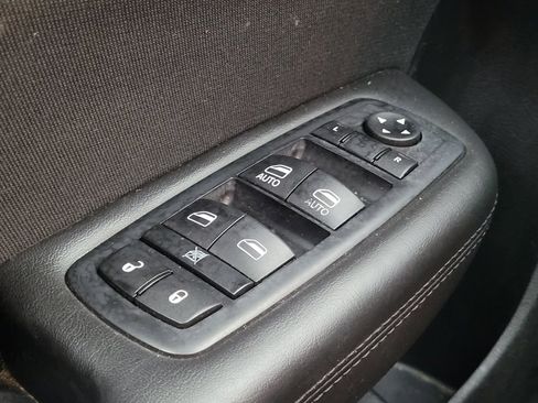 Used 2016 Chrysler 200 Limited FWD image 27
